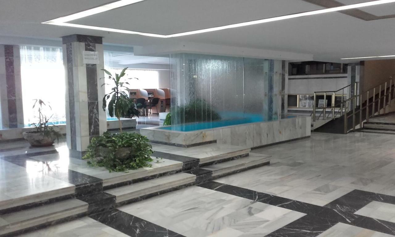 Jupiter Estudio Benalmadena Bagian luar foto