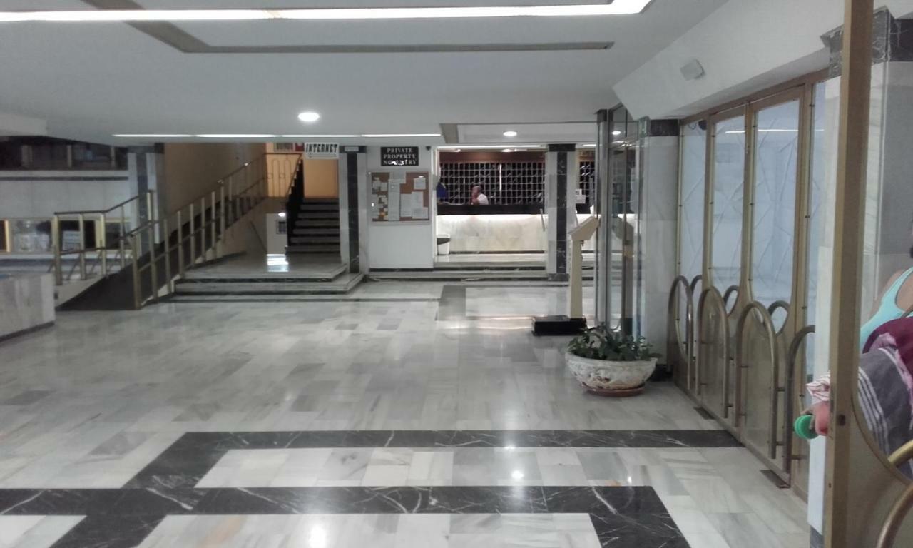 Jupiter Estudio Benalmadena Bagian luar foto